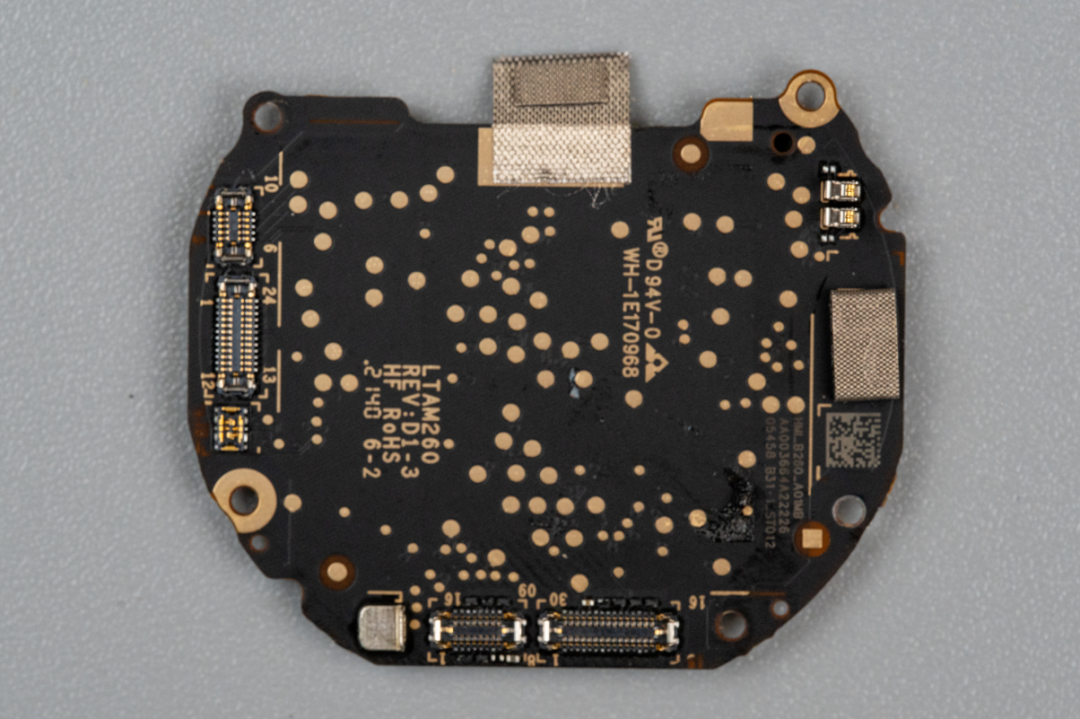 小米Watch S1智能手表内部长啥样？拆解后我亚麻呆了：这集成度真高，布板密度让我头皮发麻！图15