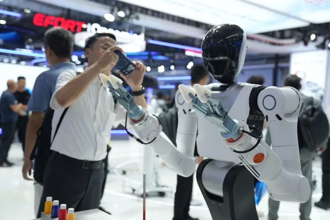 WRC 2026：珞石发布“开箱即用”具身智能全栈开发平台，聚力构建物理AI基础设施图5