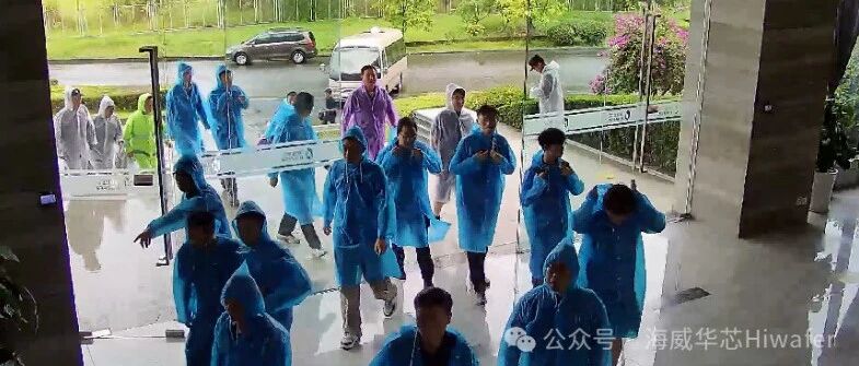 百余人闯入！晶圆厂公章被抢