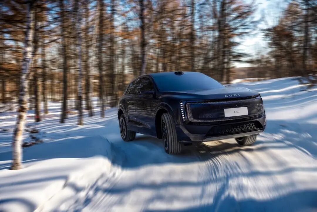 AUDI加推E7X热爱版,30万内拿下quattro满配底盘图9