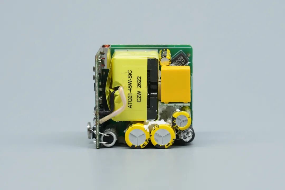 勤领科技45W USB-C碳化硅智显屏快充图30
