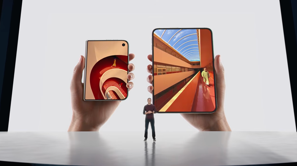 苹果发了首款折叠屏iPhone,却让人更怀念乔布斯了图21