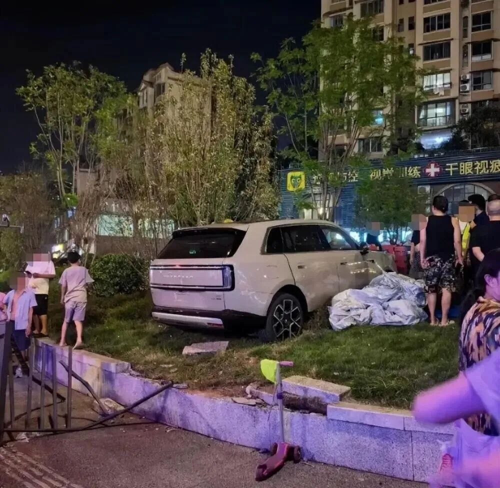 “试驾误操作小米澎程”后续:当事人已下单购买同款汽车图2