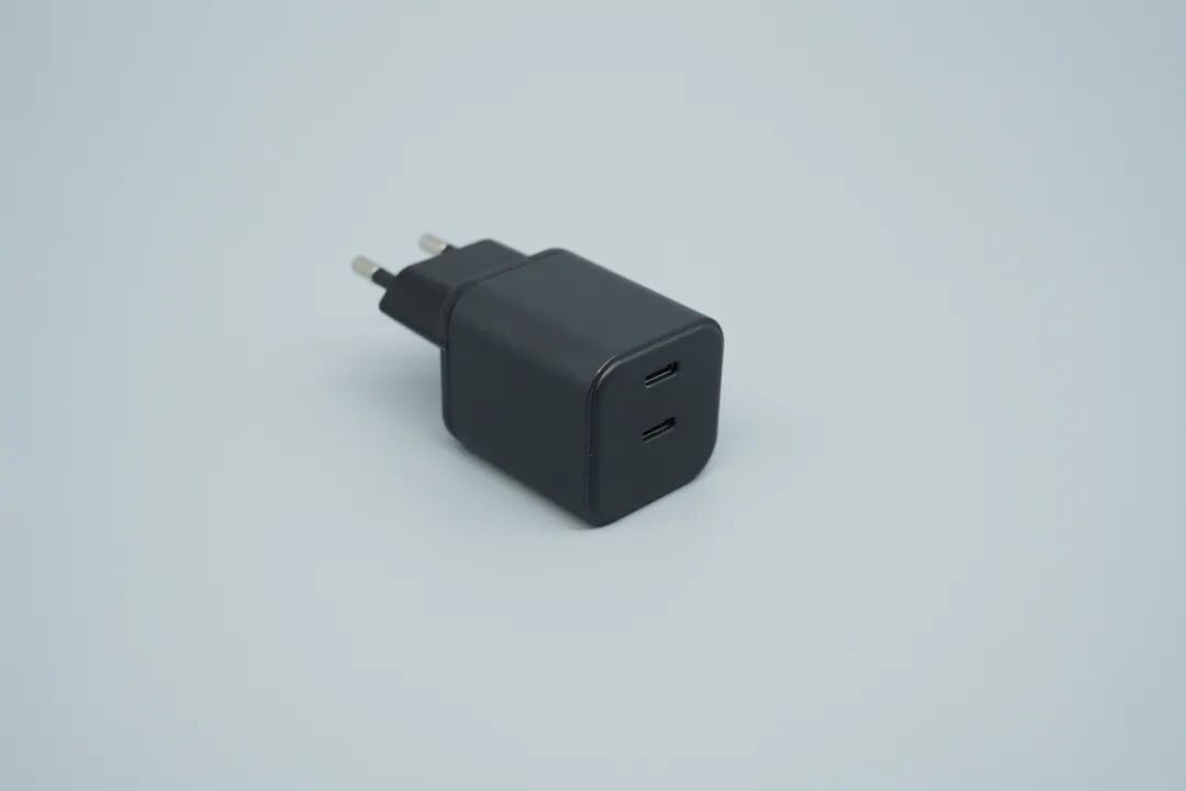 拆解报告：白牌100W 2C氮化镓充电器图1