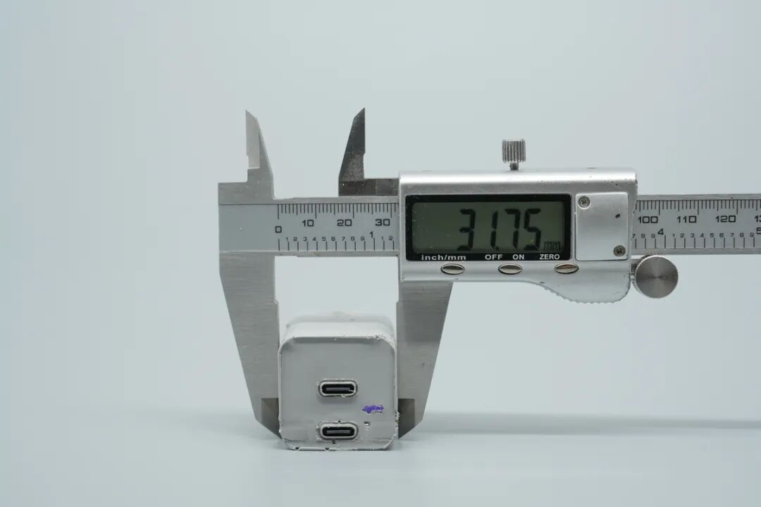 拆解报告：白牌100W 2C氮化镓充电器图21