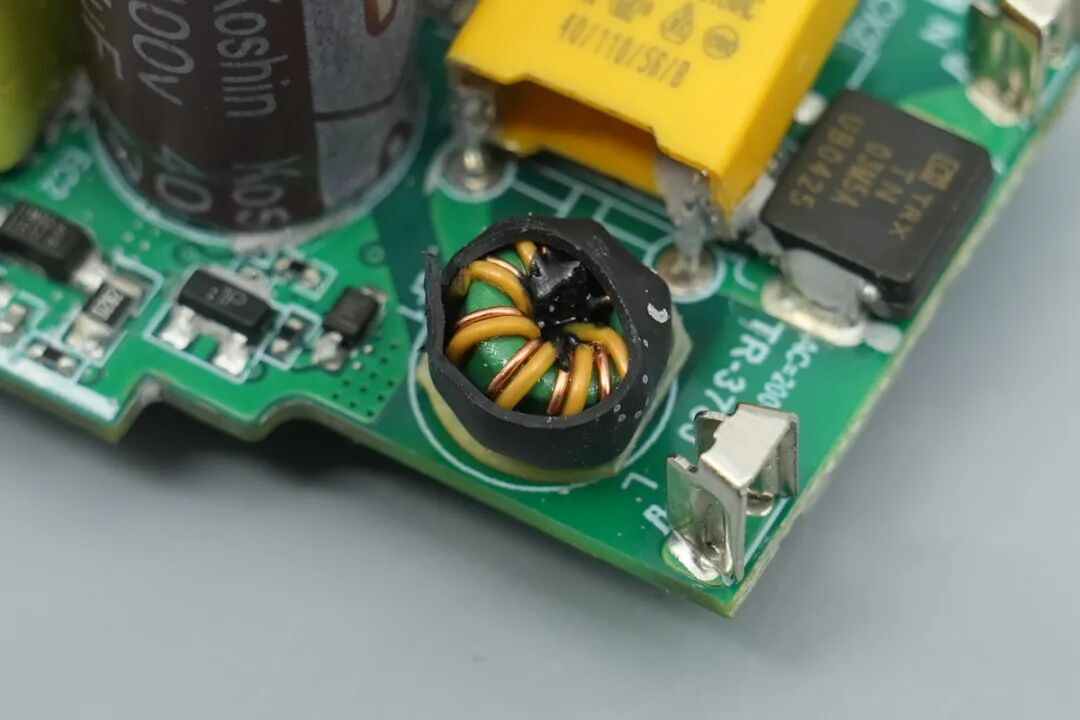 拆解报告：白牌100W 2C氮化镓充电器图31