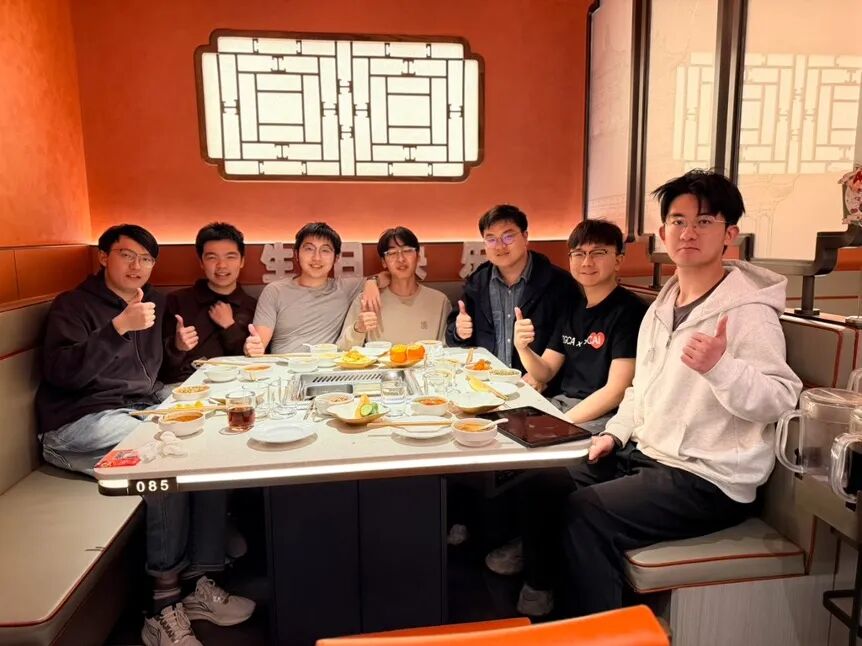7名博士生仅用3个月从零训练7B大模型:代码+数据+训练日志全公开图6