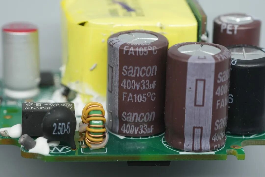 拆解报告：街电67W 15000mAh三合一笔记本移动电源图71