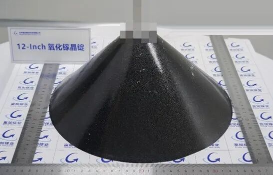 全球首次：12 英寸氧化镓晶体长出"等径段"，第四代半导体终于能切片了图3