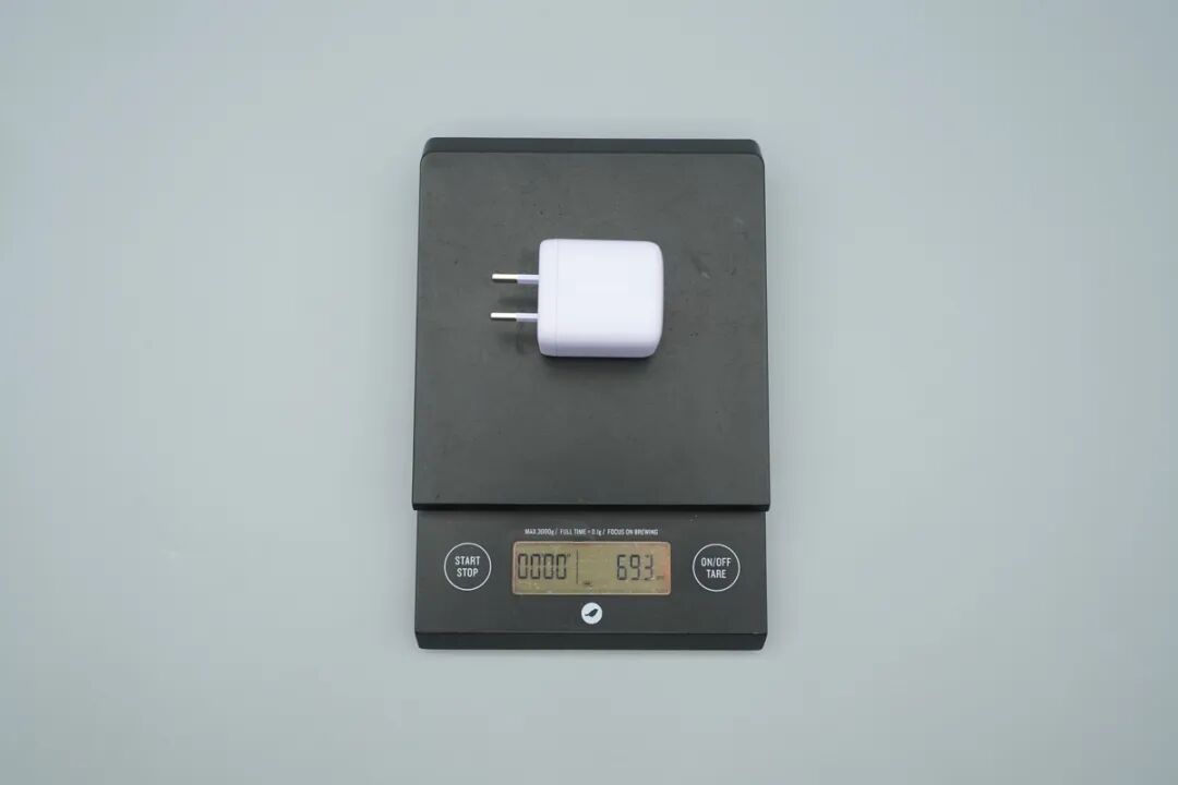 拆解报告：倍思45W USB-C氮化镓快充图10