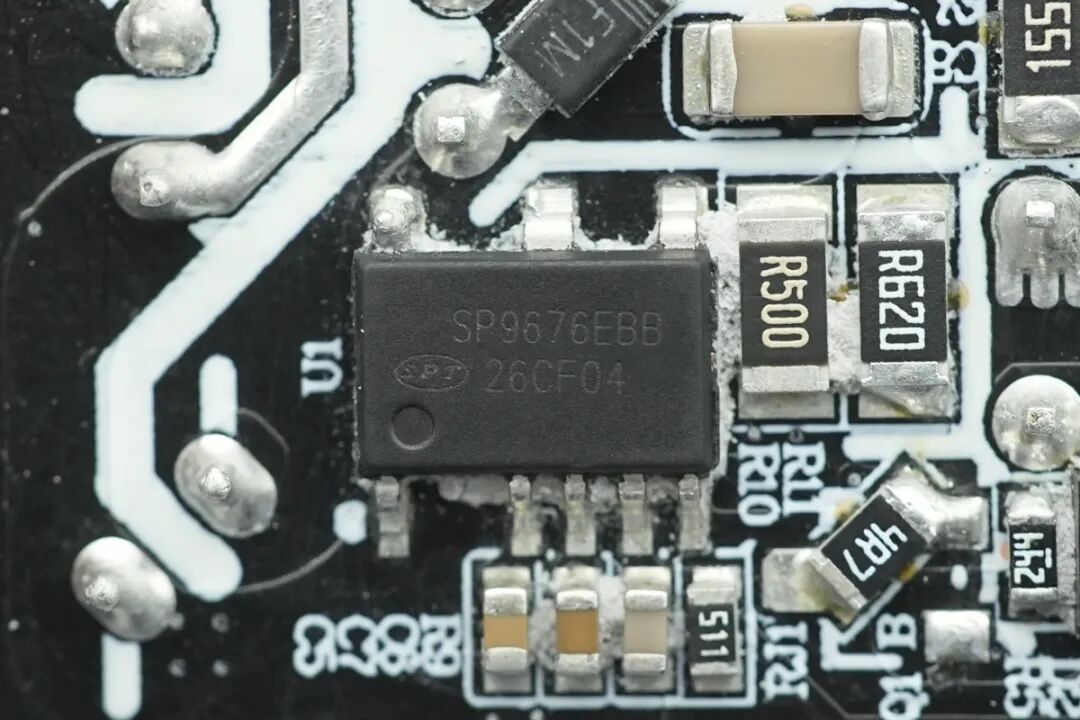 拆解报告：倍思45W USB-C氮化镓快充图35