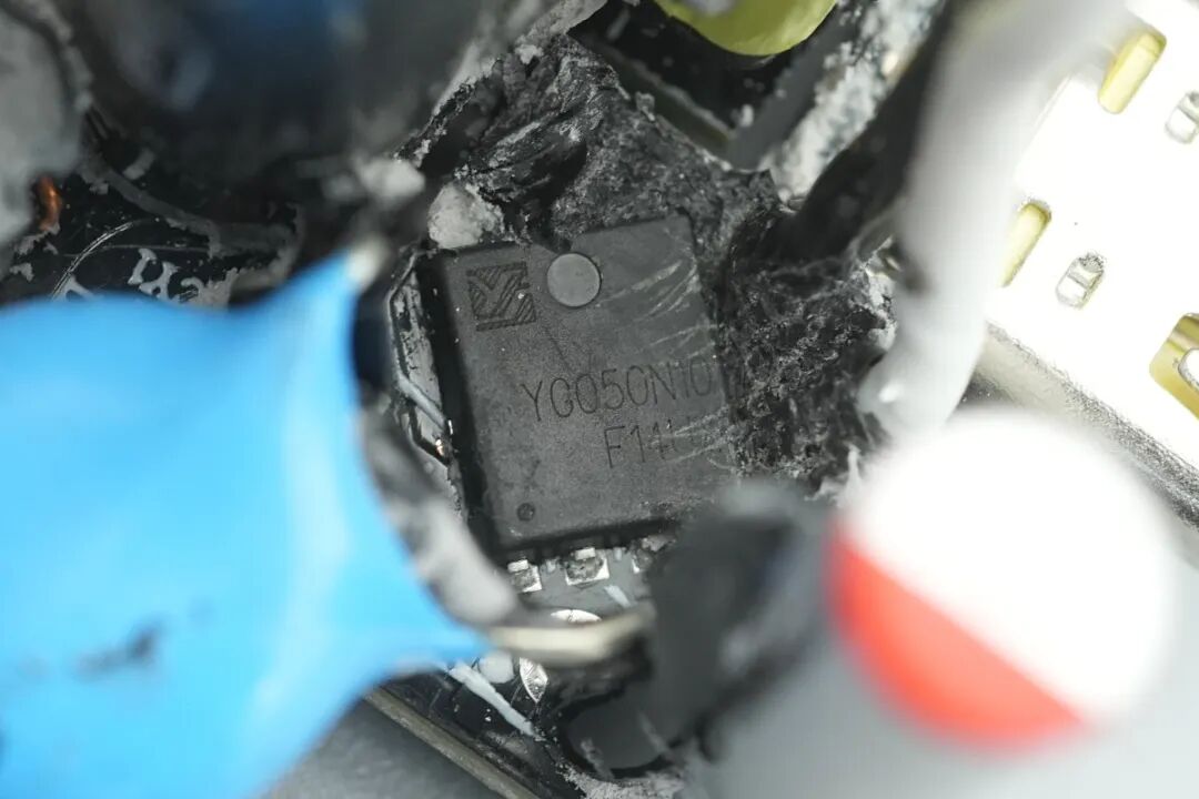 拆解报告：倍思45W USB-C氮化镓快充图42