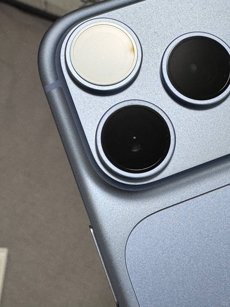 首批iPhone 18 Pro翻车不断：花一万还得帮苹果试错？图5