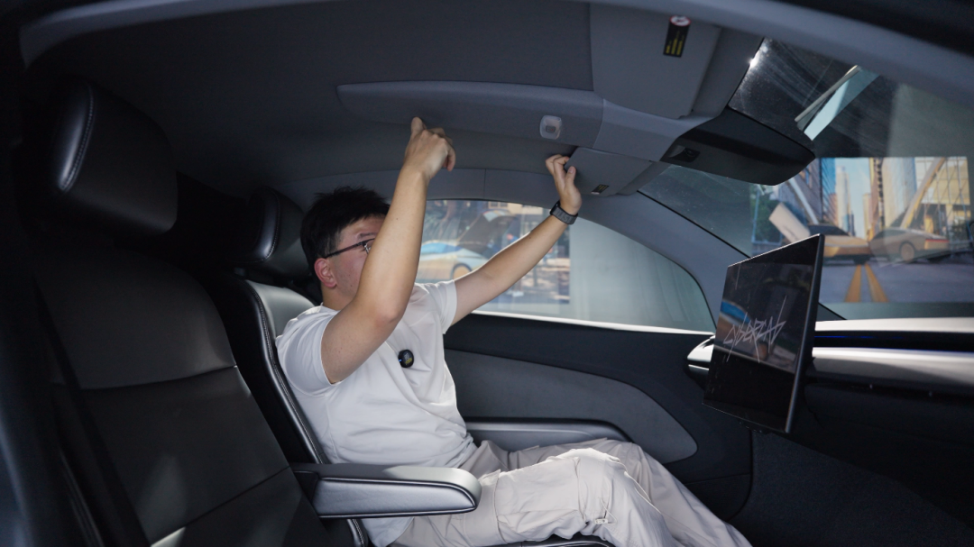 去摸了Cybercab实车，一台真正的“塑料”特斯拉。。。图29