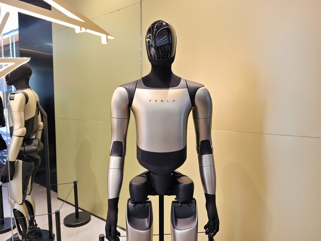 黄仁勋:AI 时代,企业应该尽可能多付薪酬;宇树科技发布 Dex5-S 灵巧手;OpenAI 新模型 24 天解决 100+ 世界级数学难题 | 极客早知道图6