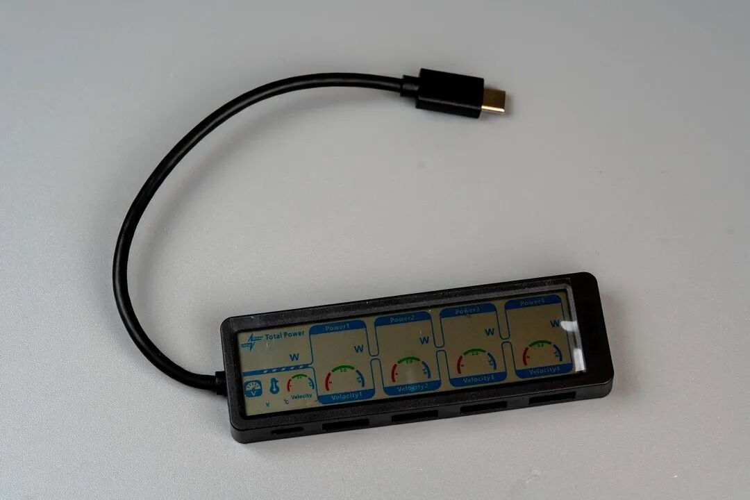 37元买来的带屏幕显示的USB3.0 HUB,原来它屏幕真的可以显示速度和功耗!图3