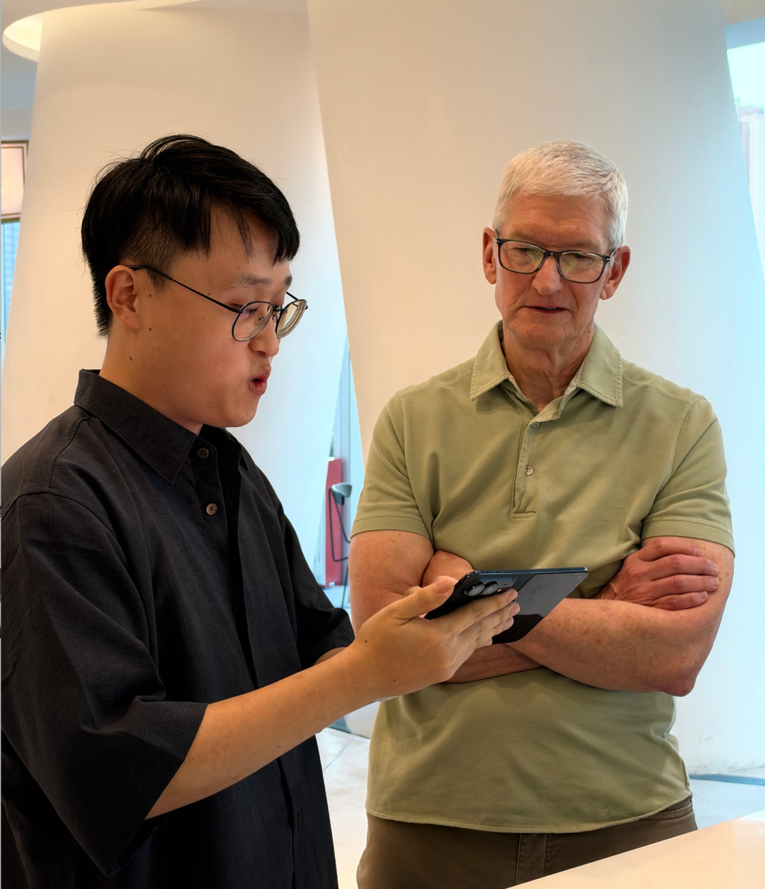 刚刚，我跟库克聊了聊 iPhone Duo图7