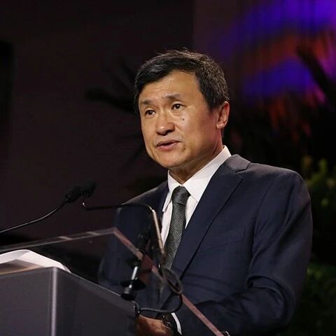 李录最新哥大交流：AI发展可能会伴随不止一轮繁荣与崩溃，今天这种巨大的市场分化，反而给了理性投资者更好的机会