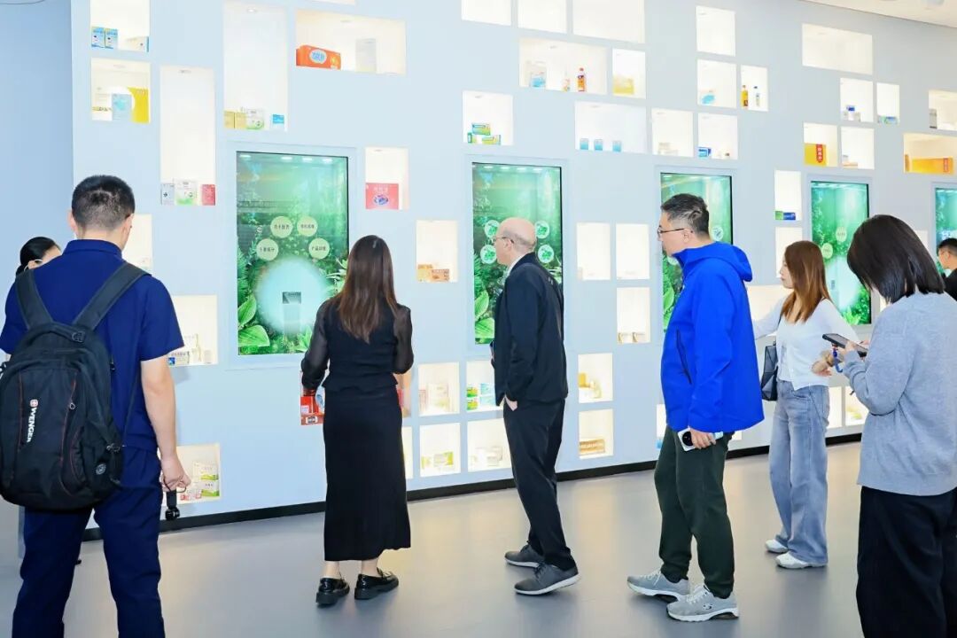 中国政府友谊奖获得者：“发现‘魅力成都’，中医药+AI，中国的也是世界的”图27