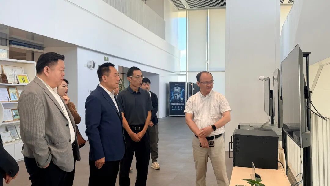 湖北长江广电传媒集团领导一行到访中科通量，深化交流合作，共谋信创新篇图2
