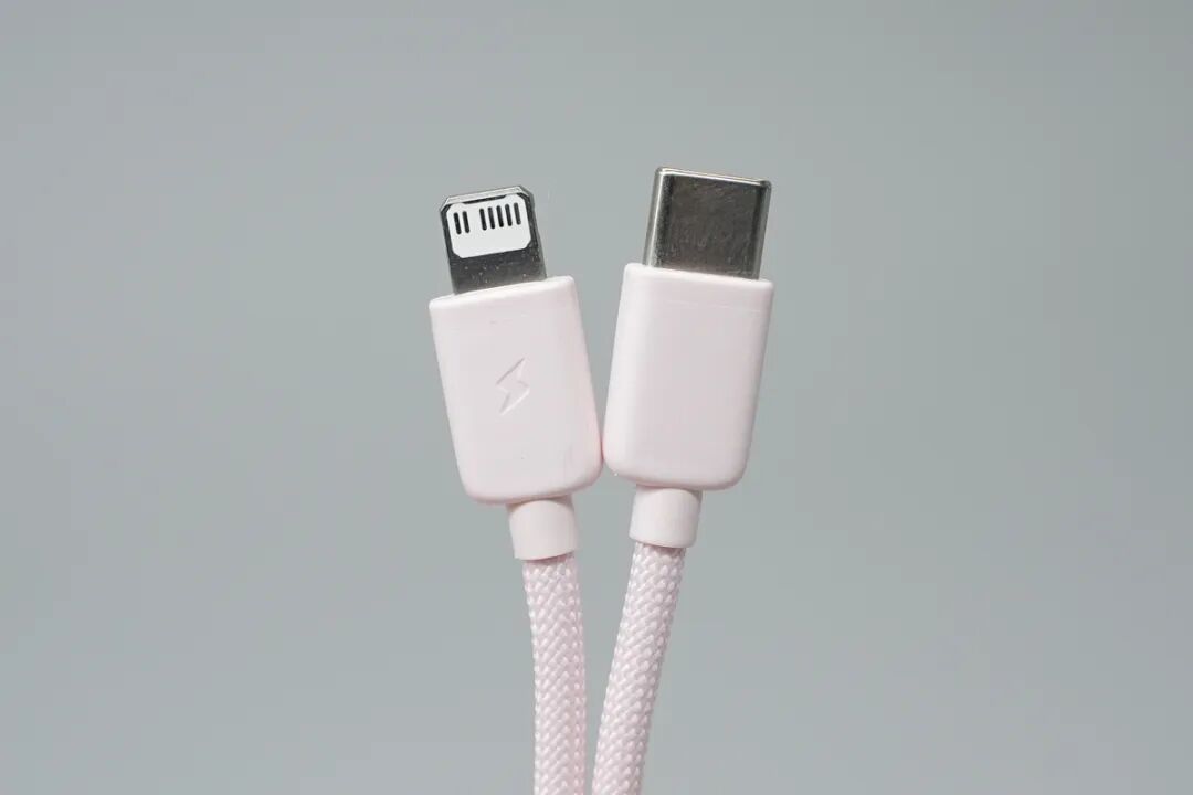拆解报告：倍思20000mAh 45W自带双线移动电源图11