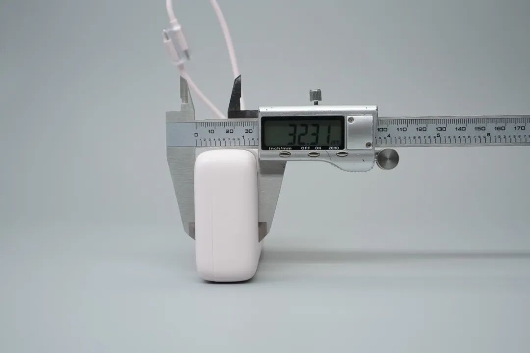 拆解报告：倍思20000mAh 45W自带双线移动电源图14