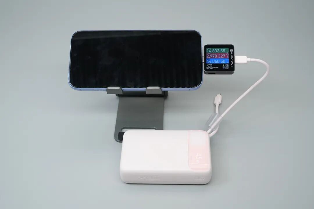 拆解报告：倍思20000mAh 45W自带双线移动电源图24