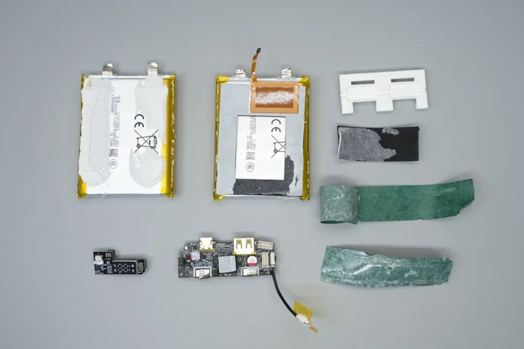 拆解报告：倍思20000mAh 45W自带双线移动电源图37