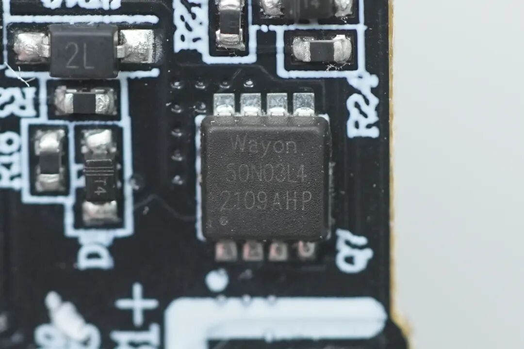 拆解报告：倍思20000mAh 45W自带双线移动电源图48