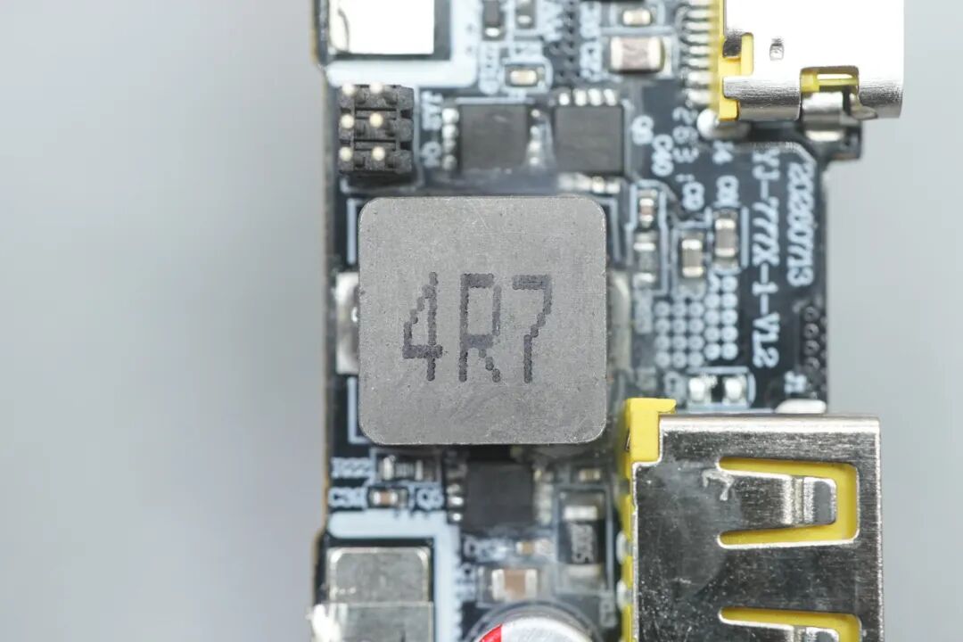 拆解报告：倍思20000mAh 45W自带双线移动电源图49