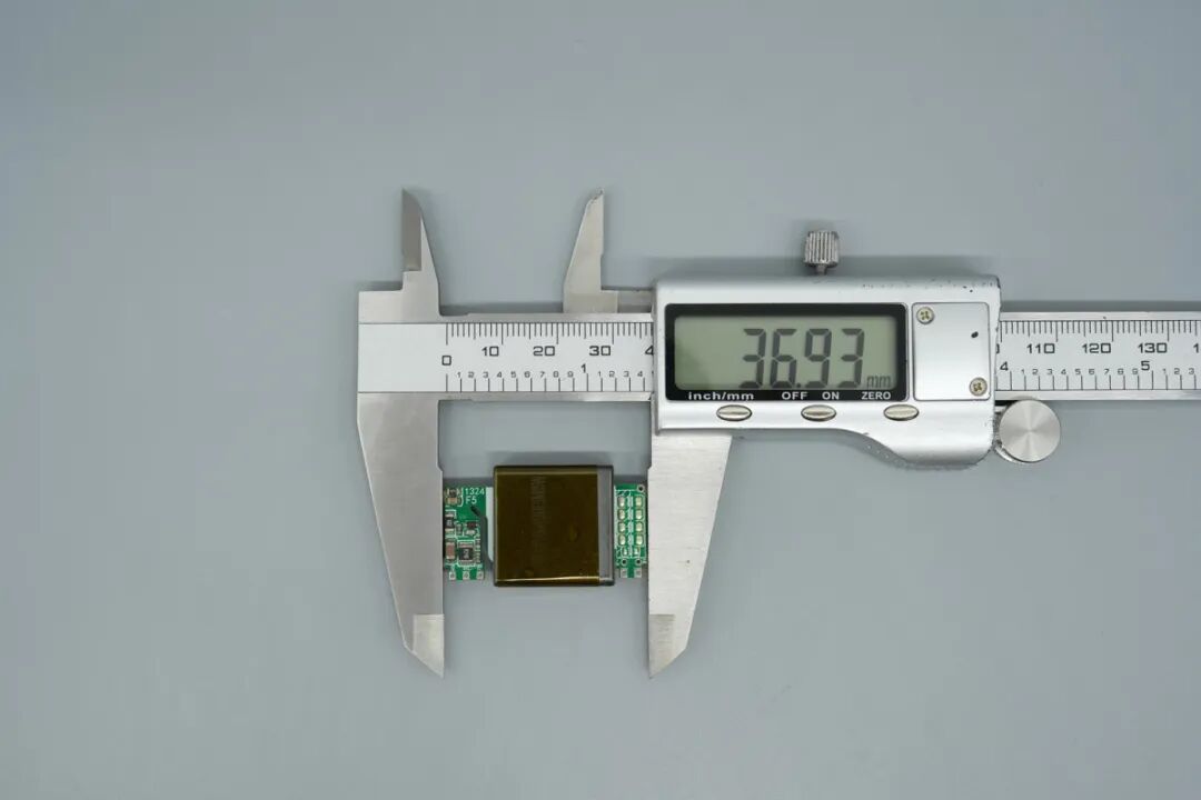 二合一电源模块砖 65w,  降本薄款AC砖块电源，厚度仅7.43mm图5