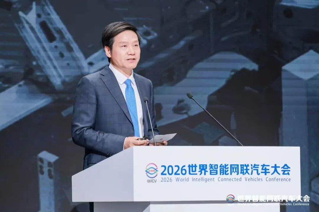 72岁董明珠：被学生喊奶奶很不开心，人的价值不用年龄来衡量；雷军：汽车产业没有安全，其他都是零；iPhone Duo全球限购，每人限购2台图7