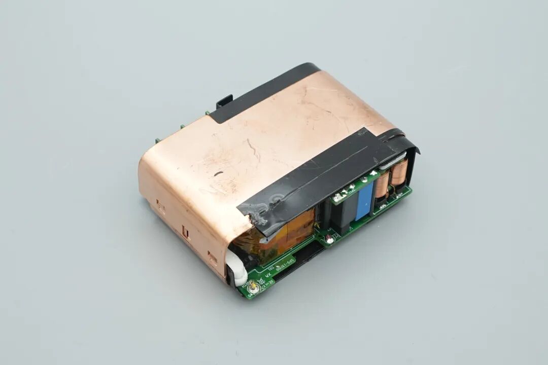 拆解报告:联想150W多口USB-C氮化镓电源适配器图44