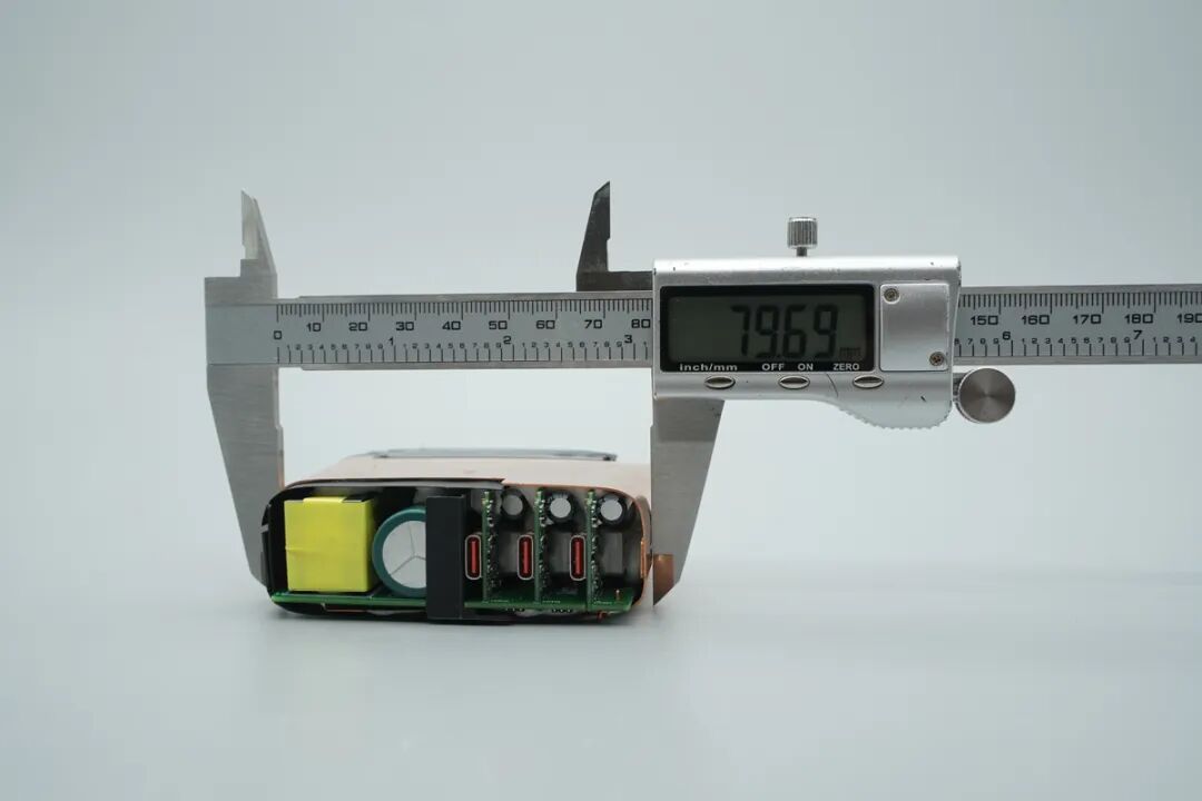 拆解报告:联想150W多口USB-C氮化镓电源适配器图45