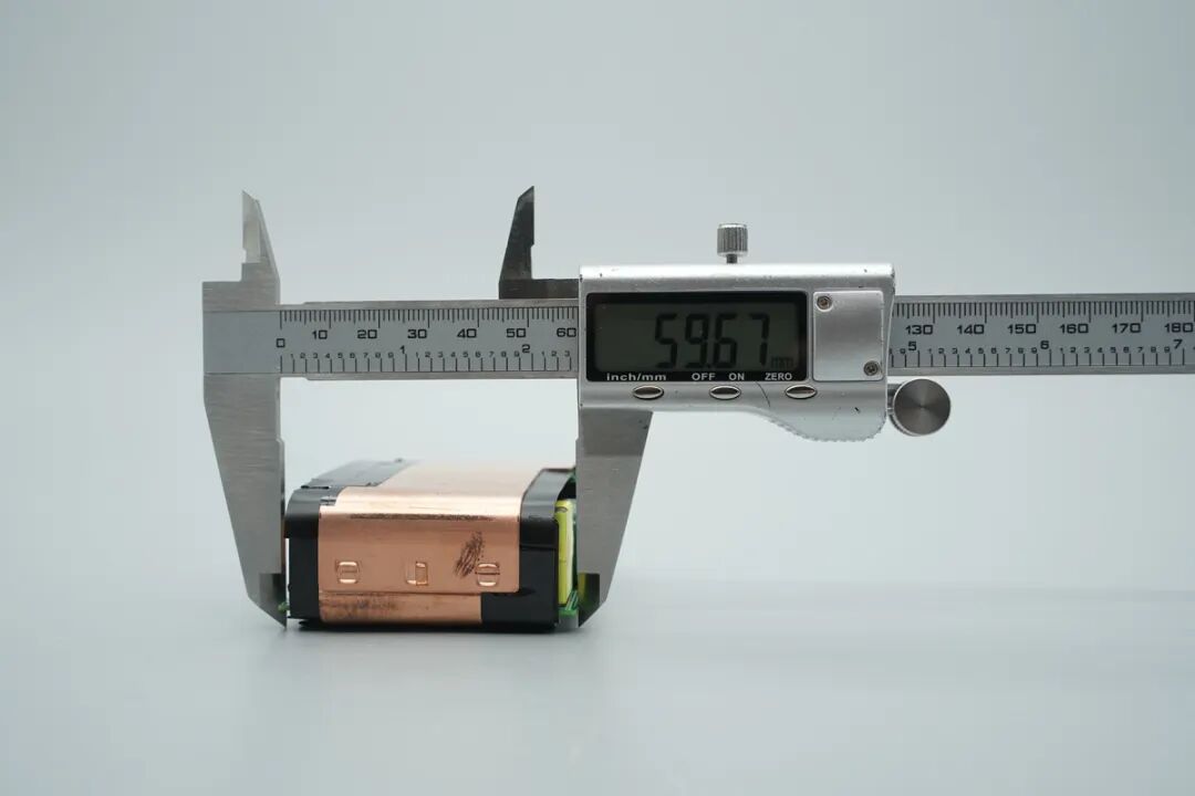 拆解报告:联想150W多口USB-C氮化镓电源适配器图46