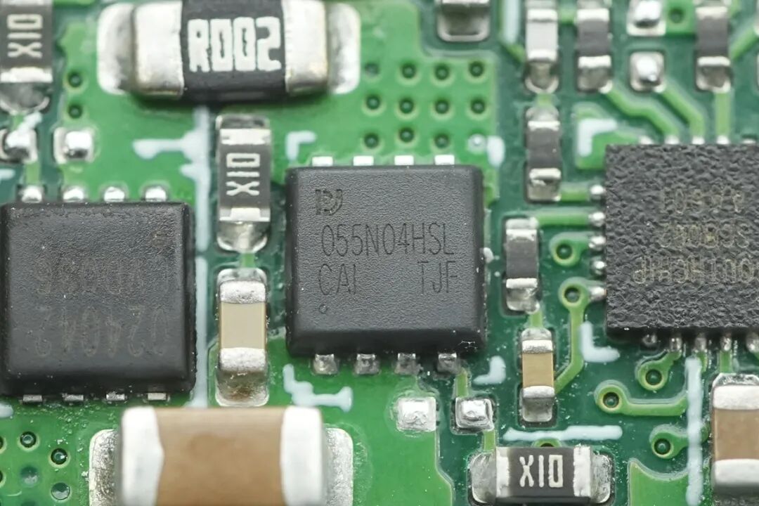 拆解报告:联想150W多口USB-C氮化镓电源适配器图98