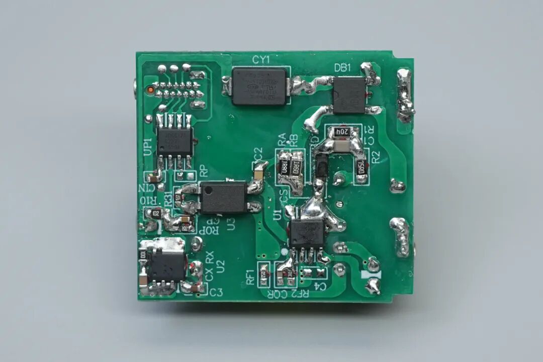拆解报告：白牌20W印标USB-C充电器图20