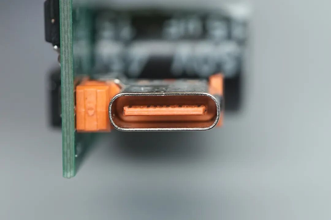 拆解报告：白牌20W印标USB-C充电器图36