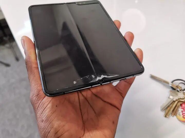 iPhone Duo裂屏原因找到了！维修费近8千元，拼多多上已破发图9