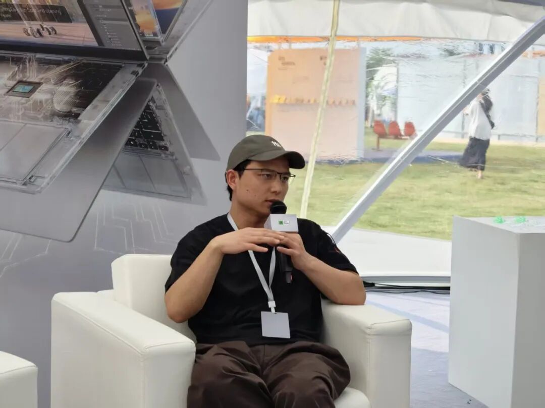 蹦迪、给狗造翅膀，这帮人玩电脑的路子有点野图10