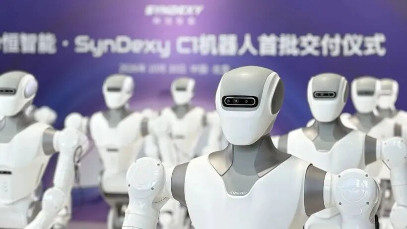 瞬恒智能灵巧操作人形机器人,完成首次小批量交付图2